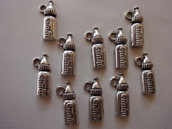 10 Ciondoli Biberon per Neonato in metallo color argento 17x8 mm.