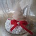 Grazioso regalo di natale - cestino di fettuccia bianca con decorazione di velluto rosso 