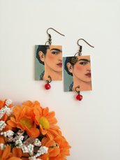Frida kahlo orecchini di carta con perla rossa.