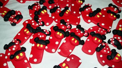 Magnete numero 1 in fimo minnie e topolino gemelli Magnete numero 1 in fimo minnie e topolino gemelli