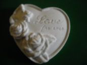 Su ordinazione  Cuore in gesso -gessetto a forma di cuore,con rose e scritta "love for ever" bomboniera-segnaposto 3 Pezzi