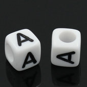 20 dadi cubi bianchi Lettera "A" Alfabeto a forma di Cubo per collane bracciali