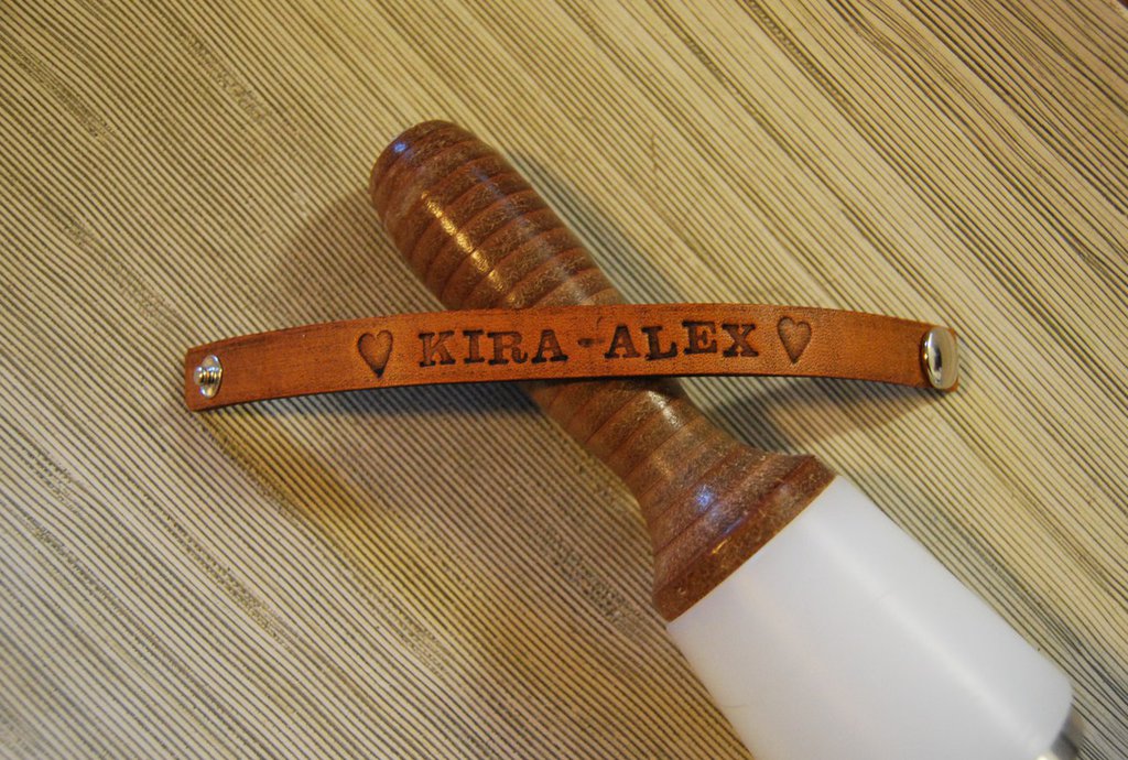 Bracciale in cuoio personalizzato - Gioielli - Bracciali e caviglie