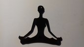 (472) Yoga ciondolo in plexiglass nero
