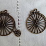 2 Ciondoli Ciclo in metallo color bronzo 50x45mm.