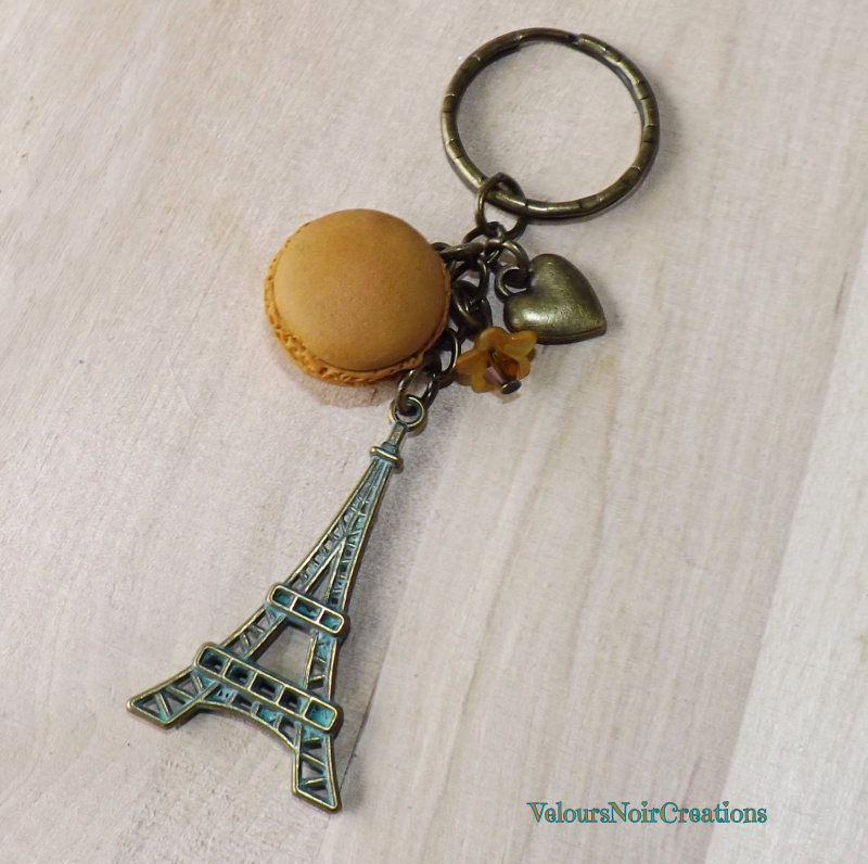 Portachiavi Con Ciondolo Fotocamera E Torre Eiffel - Viaggio A Parigi, Regalo Unisex In Argento, Lega Di Zinco