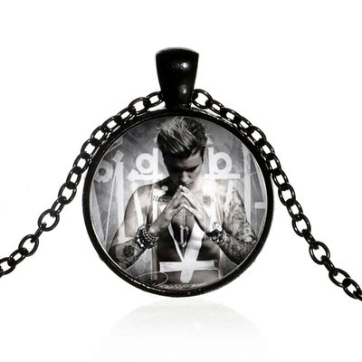 Justin Bieber ciondolo collana nero purpose friends cantante singer Justin Bieber ciondolo collana nero purpose friends cantante singer