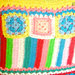 Cover colorata per cuscino all'uncinetto