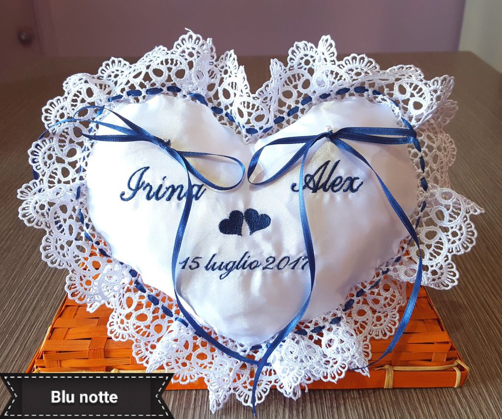 Cuscino fedi cuore cuscinetto portafedi in pizzo ricamo personalizzato nomi  sposi + data matrimonio