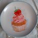 piatto  porta caramelle in porcellana dipinta a mano,   soggetto cupcake con fragola