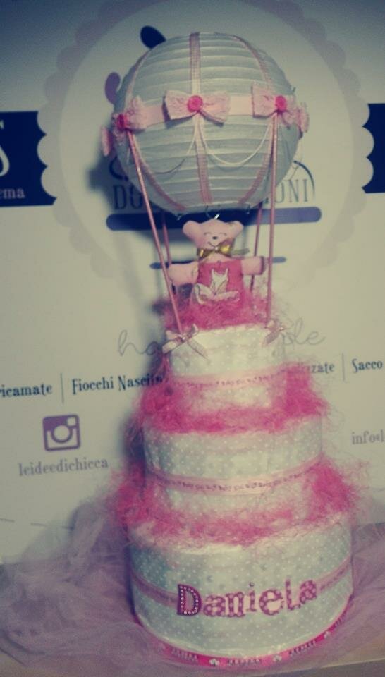 Torta Di Pannolini Artigianale - Regalo Nascita Baby Boy Con 40 Pannolini E Bavette - Foto 11