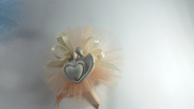 Sposi stilizzati gesso ceramico profumato su tulle, rete, scatolina Sposi stilizzati gesso ceramico profumato su tulle, rete, scatolina