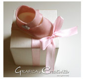 Bomboniera nascita: scatola cubo con scarpina rosa