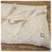Cuscino per fedi in lino bianco avorio decorato con pizzo vintage A