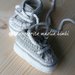 Scarpine sneakers neonato colore bianco e grigio chiaro  - uncinetto - nascita - baby shower