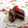 Mini torta cioccolato frutta 20 mm. ciondolo pendente fimo kawaii dolci materiale bigiotteria decoden