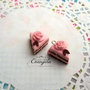 Fetta di torta rosa cioccolato ciondolo 15 mm. pendente fimo materiale dolci kawaii