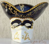 Maschera veneziana modello Bauta