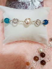bracciale con perla swarovski e agata blu