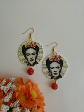 Frida kahlo orecchini di carta cerchio con perla di pietra dura arancione.