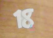 Gessetto a forma di 18  (3 cm circa) per bomboniera Compleanno 18 anni – Idea Regalo