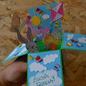 Card in a box con coniglietto e uovo di Pasqua • Biglietto di Pasqua