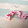 Fetta di torta rosa fucsia ciondolo 15 mm. pendente fimo materiale dolci kawaii bigiotteria