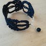 Bracciale elegante nero fatto a mano ad uncinetto con chiusura regolabile