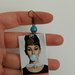 Orecchini di carta pendenti Haudrey Hepburn con perla di pietra dura azzurra