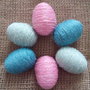 Uova decorative in corda colorata