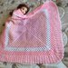 Coperta da carrozzina rosa fatta a mano, coperta neonata ad uncinetto, coperta bebè rosa variegata, pronta consegna