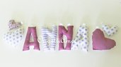 ANNA: una ghirlanda di lettere in stoffa malva e viola per decorare la sua cameretta con il suo nome a rughe e fiori!