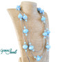 Collana lunga con perle in resina azzurro/lavanda