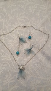 Orecchini in acciaio con perle in pasta di turchese e farfalle in seta