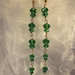 Orecchini lunghi dorati con cristalli verde peridot (OR09)