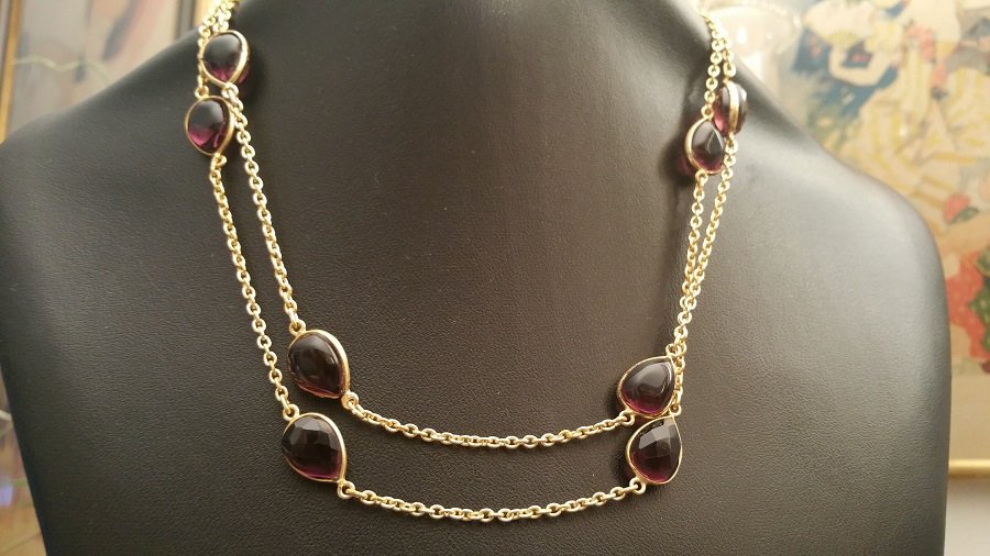 Collana Donna In Pelle Scamosciata Con Pendente In Ottone Placcato Oro 18kt: Gioiello Artigianale Italiano, Elegante E Moderno
