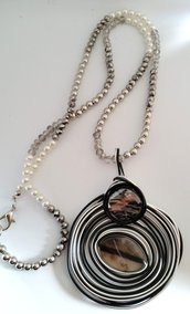 Long necklace pendant circle black and grey