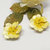 Orecchini con primule gialle, orecchini floreali, fiori di campo, primavera, primule, natura, primula, pasta di mais, porcellana fredda