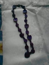 collana con perle di legno viola