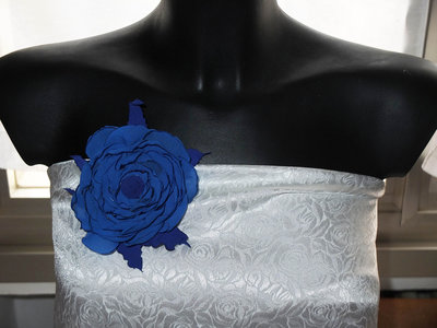 Fiore di raso per capelli 21 colore blu - Donna - Accessori - di ka