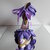 Dècolletè con cinturino realizzata con il dècoupage e decorata con palloncini viola.