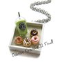 Collana Vassoio Frullato alla mela verde e donut - ciambelle americane glassate al cioccolato bianco, al latte e alla fragola