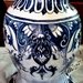 Vaso con tappo di maiolica manufatto dipinto a mano con monocolore blu e sue sfumature