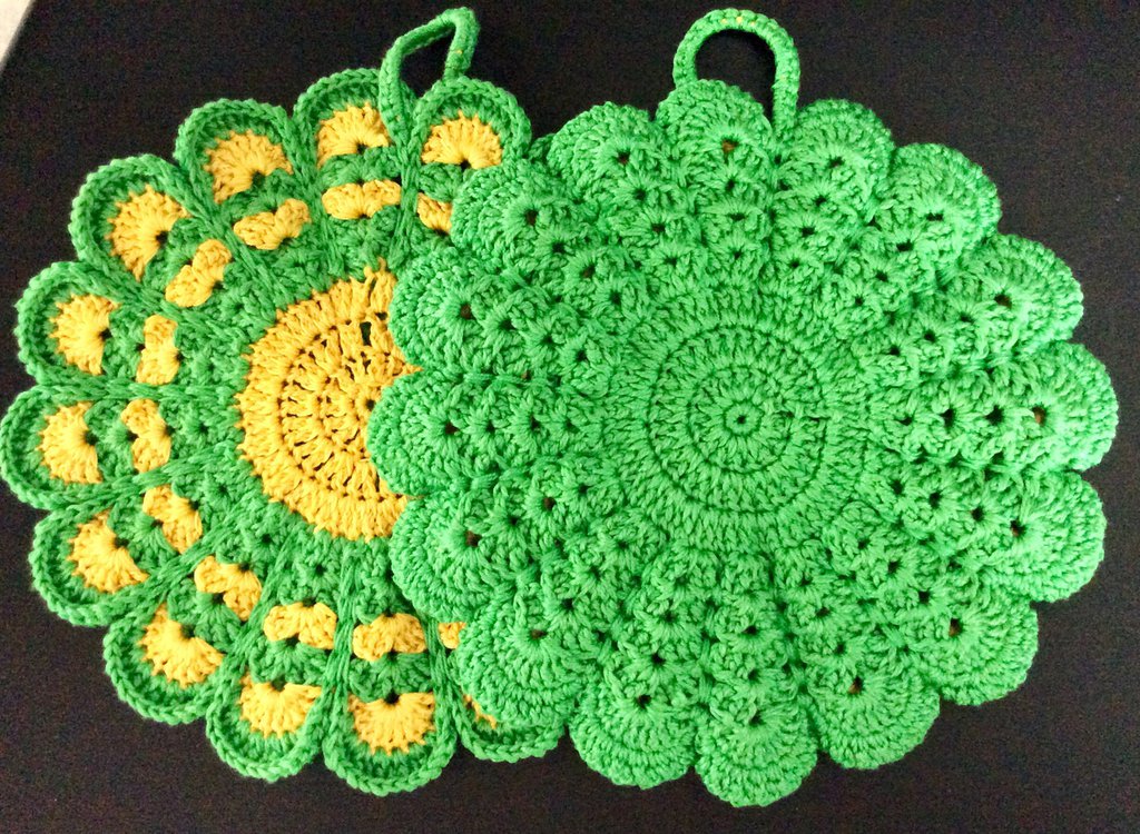 Presine All'uncinetto A Forma Di Fiore Schemi