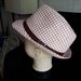 Cappello in carta