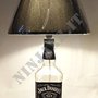 Lampada da tavolo bottiglia Whiskey Jack Daniel's Daniels idea regalo riciclo creativo riuso arredo design