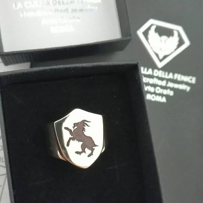 Anello Personalizzato Sigillo a forma di Scudo in Bronzo Anello Personalizzato Sigillo a forma di Scudo in Bronzo