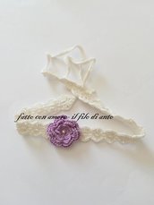 Fascia bambina in puro cotone bianco panna  con fiore lilla