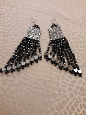 Gli orecchini con cuoricini Gli orecchini con cuoricini