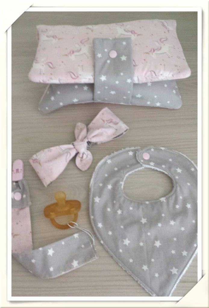 Set Regalo Neonato Unisex - Pagliaccetto, Asciugamano, Bavaglino, Calzini, Sonaglio, Scatola Regalo Baby Shower - Foto 6